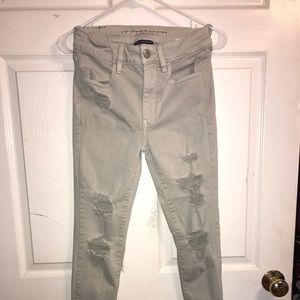 AE • Destroyed Gray • Hi-Rise Jeggings • Size 6 •